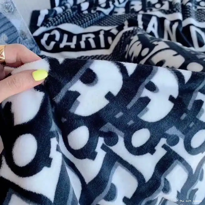 FLEECE OBLIQUE BLANKET THROW 0611